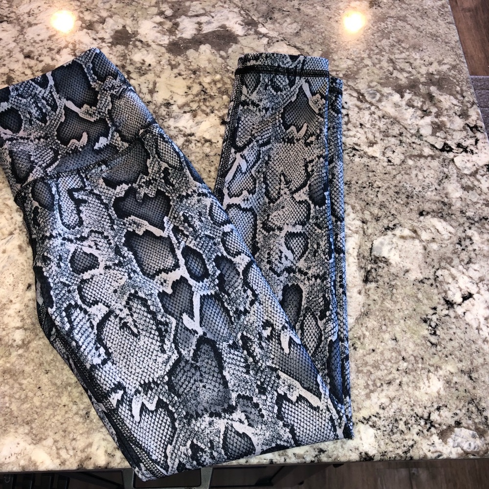 Athletic leggings